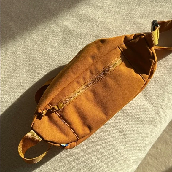 Fjallraven Ulvo Hip Pack Medium Red Gold - Picture 3 of 4